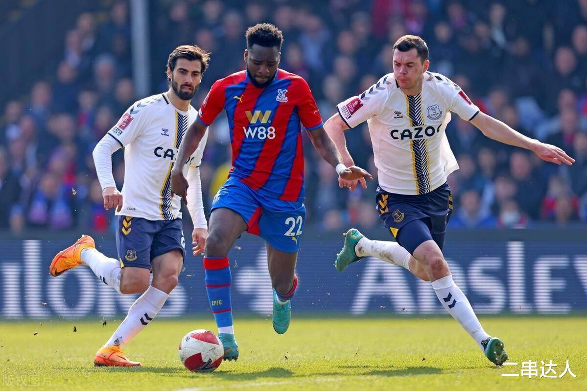 全明星赛今夜走向成谜;AC米兰造点机会;赛场秩序良好;年轻球员得到机会(坠星山谷探索100攻略附图) 全明星赛今夜走向成谜;AC米兰造点机会;赛场秩序良好;年轻球员得到机会(坠星山谷探索100攻略附图)