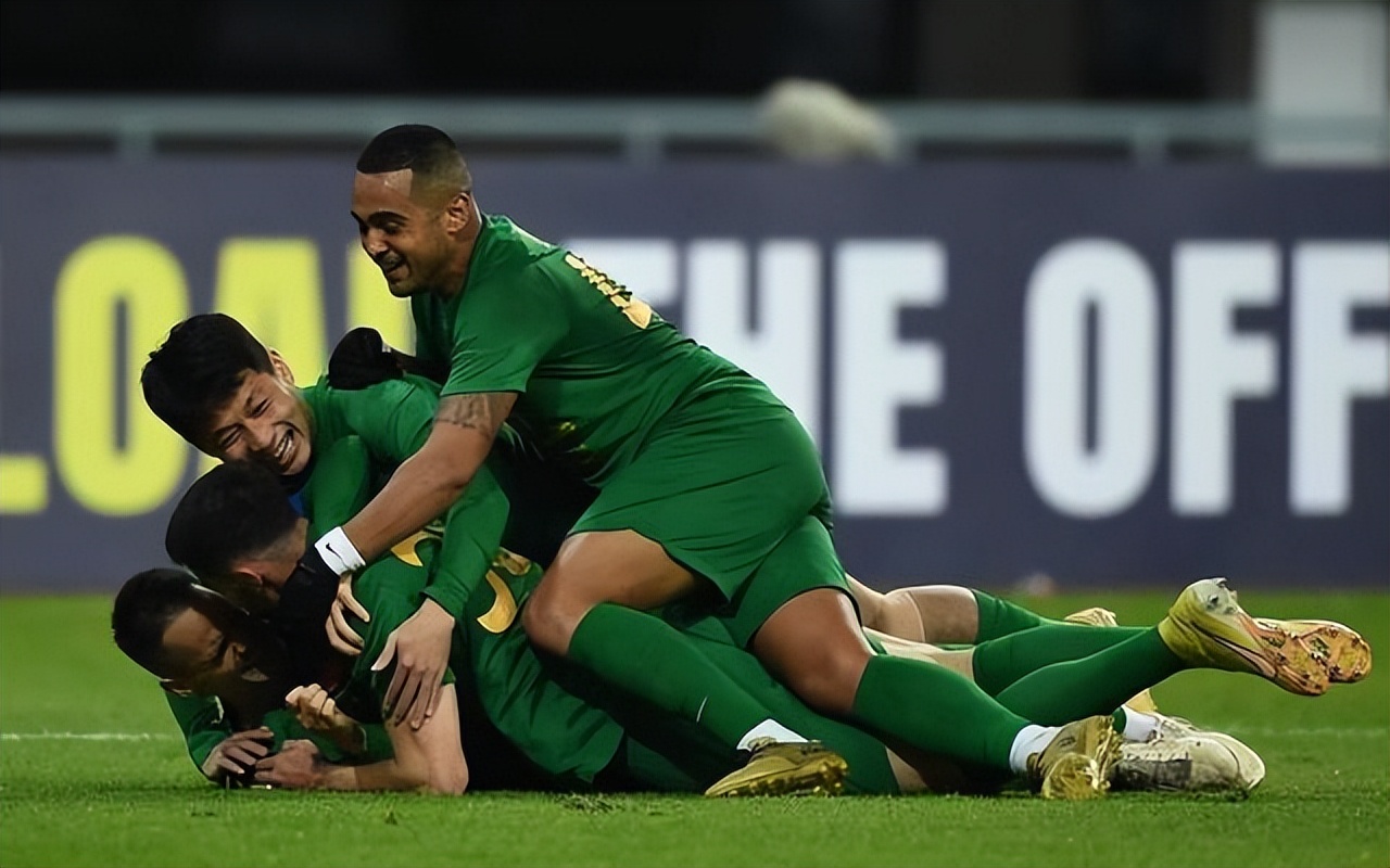 亚冠赛程吃紧；金州勇士今晚远射贴柱；赛场秩序良好；年轻球员得到机会(亚冠比赛直播在线观看)