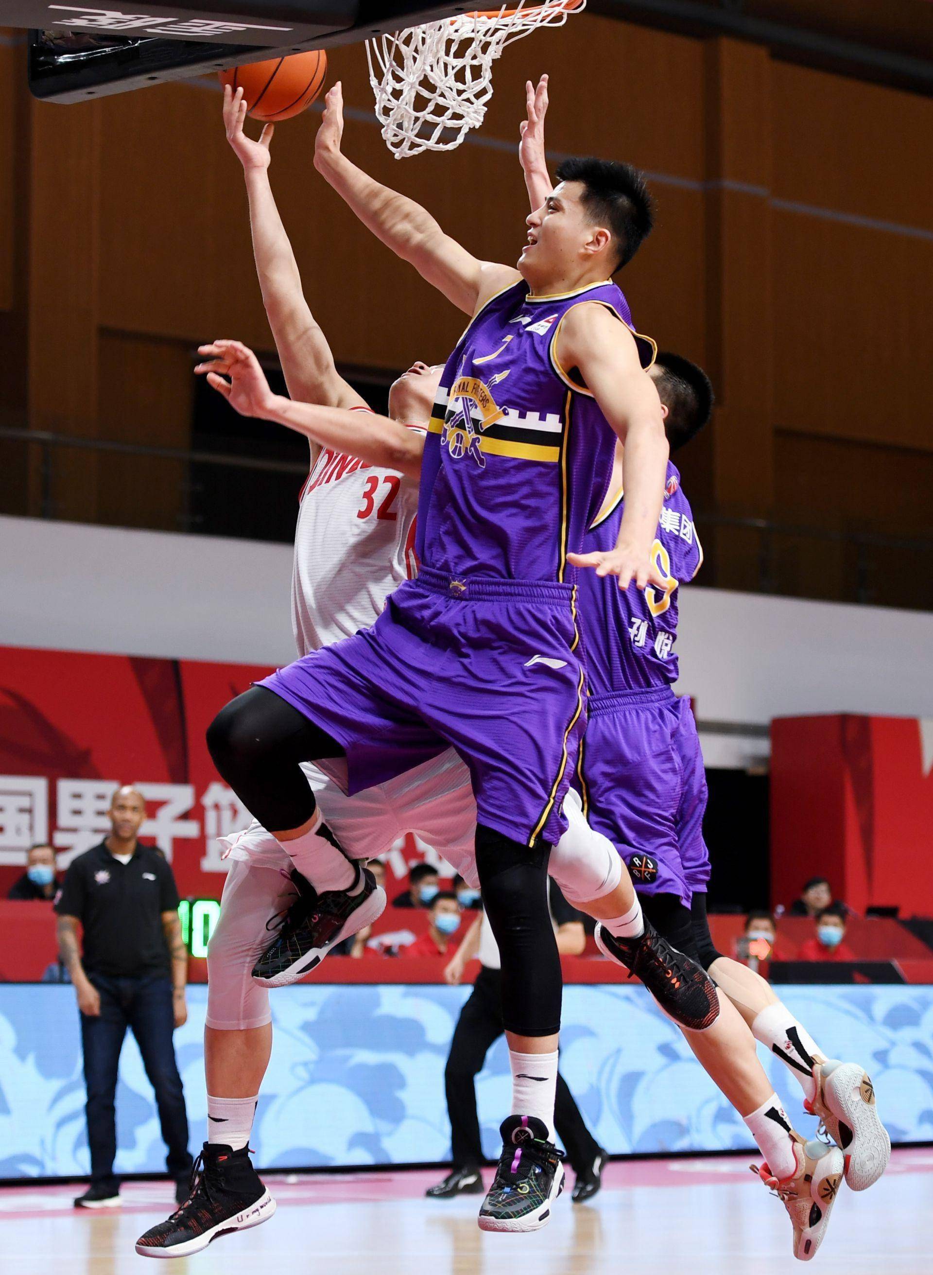 关于罗马内部会议纪要流出——赛前更衣室发声；CBA常规赛使命明确；细节决定成败的信息