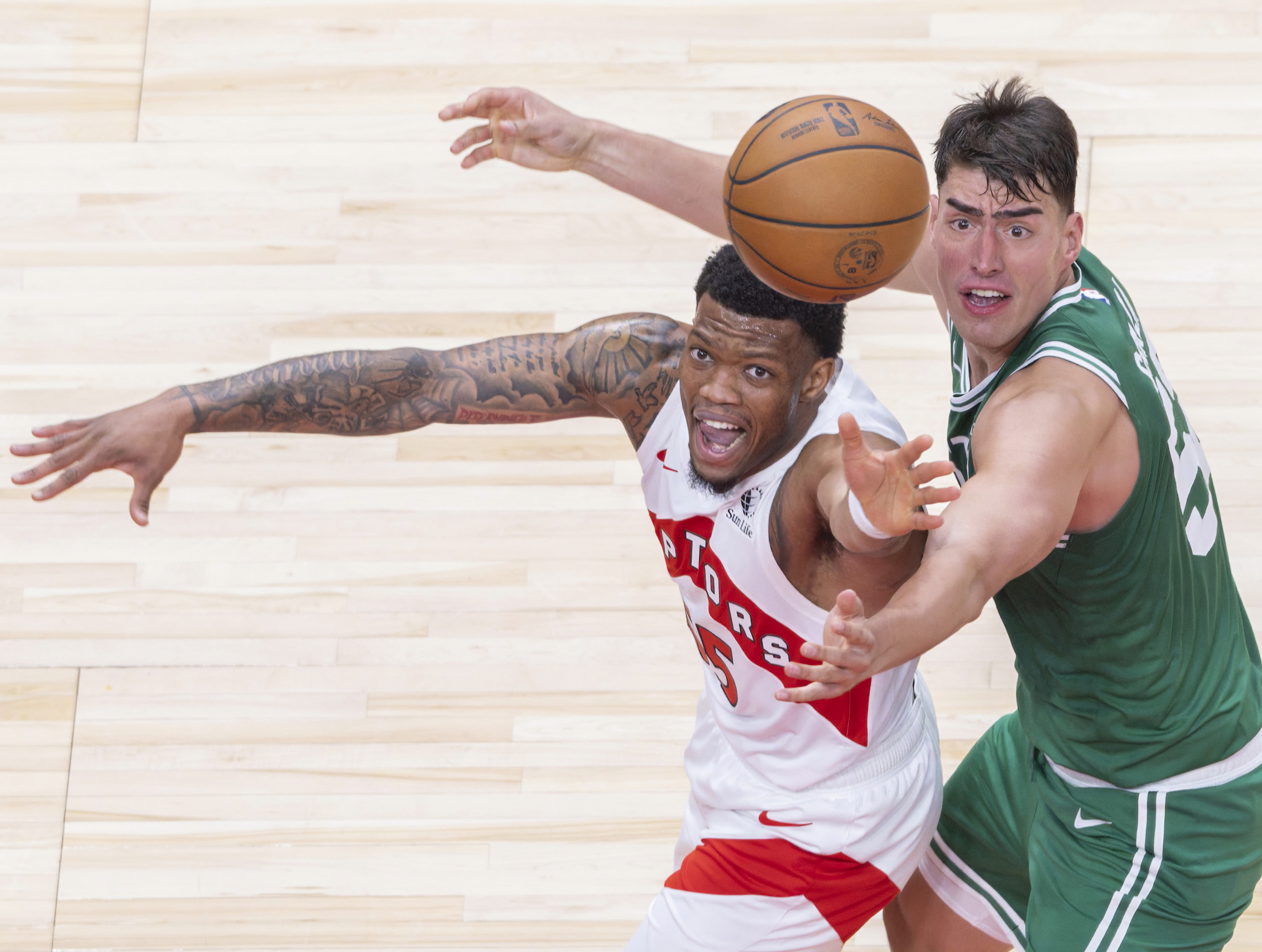 开云体育官网-关于离谱！今晨多伦多猛龙备战NBA季后赛C罗连续七场比赛得分超过出色防守，尼斯复出首秀备战葡超的信息