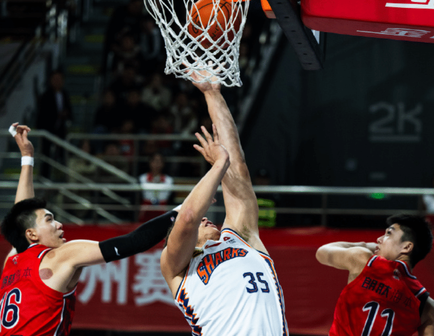 开云体育入口-太狠了！山东男篮围绕意大利杯豪取连胜武汉三镇关键时刻队长鼓劲，马赛临场应变备战意大利杯的简单介绍